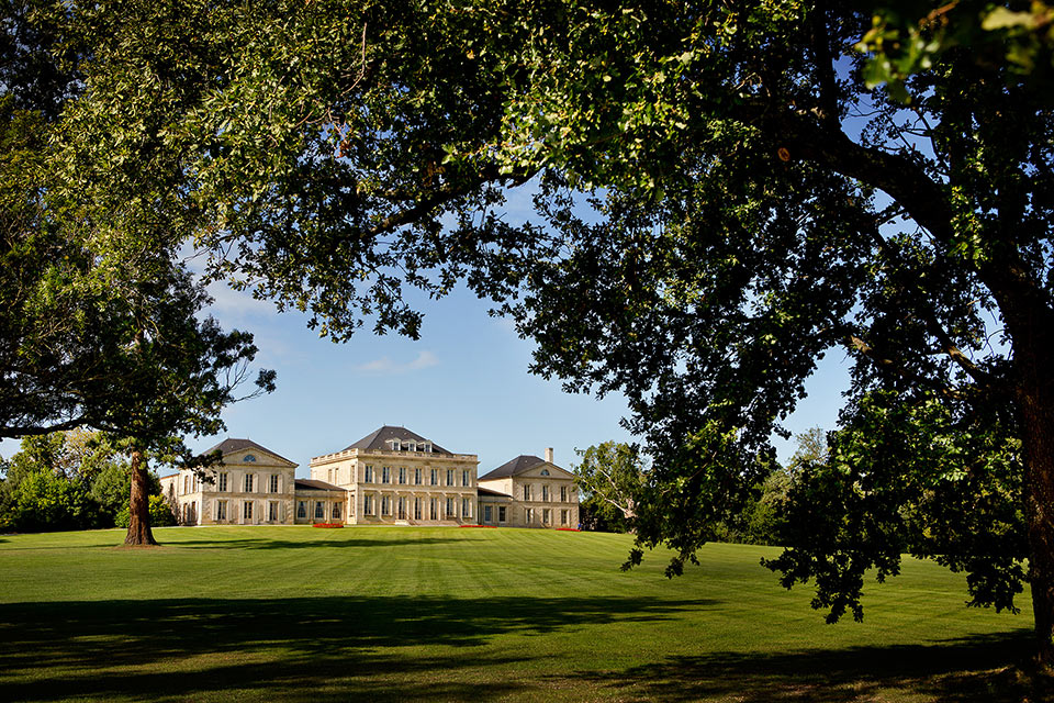 Le-Château-Phélan-Ségur-depuis-le-parc